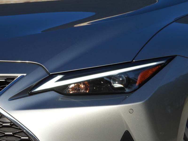 Lexus IS 300 RWD 2023