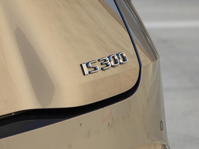 Lexus IS 300 RWD 2023