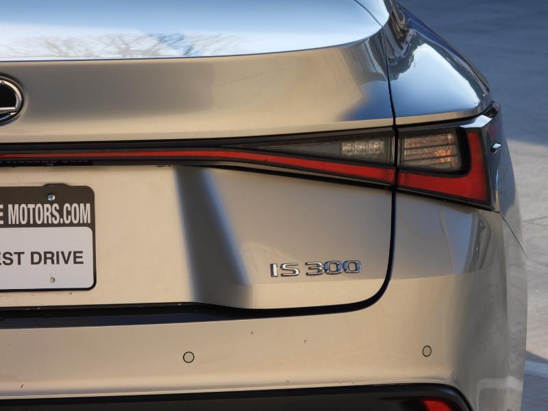 Lexus IS 300 RWD 2023