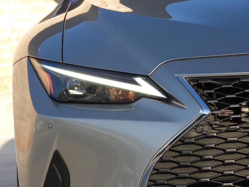 Lexus IS 300 RWD 2023