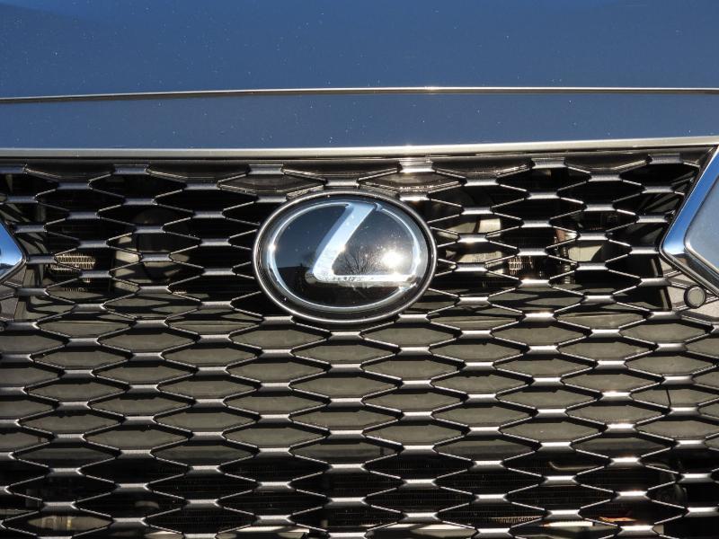 Lexus IS 300 RWD 2023