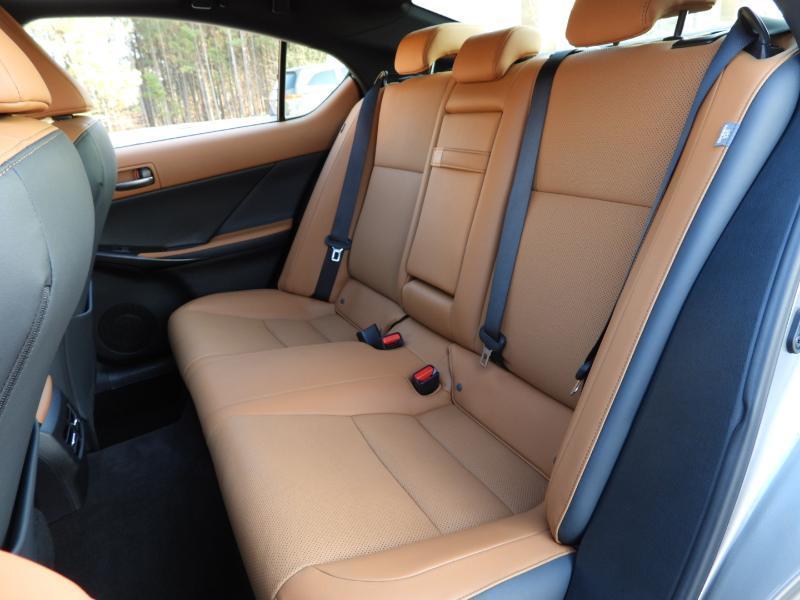 Lexus IS 300 RWD 2023