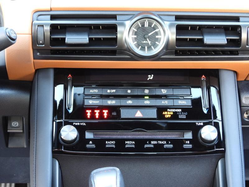 Lexus IS 300 RWD 2023