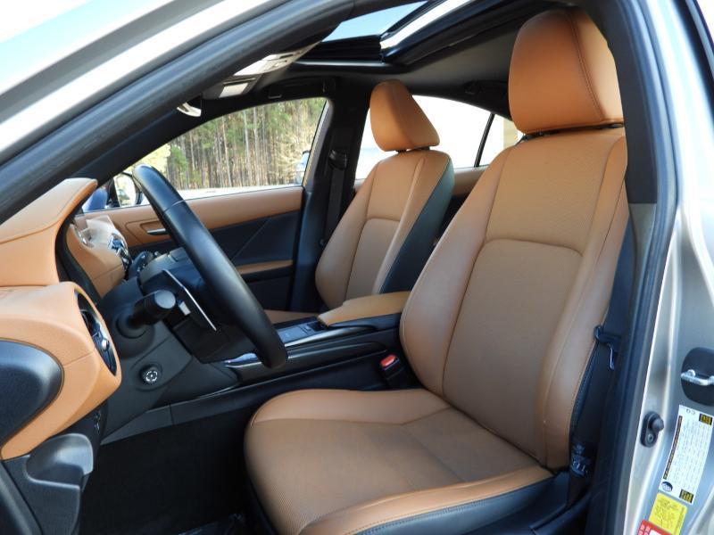 Lexus IS 300 RWD 2023