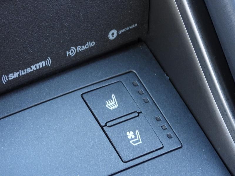 Lexus IS 300 RWD 2023