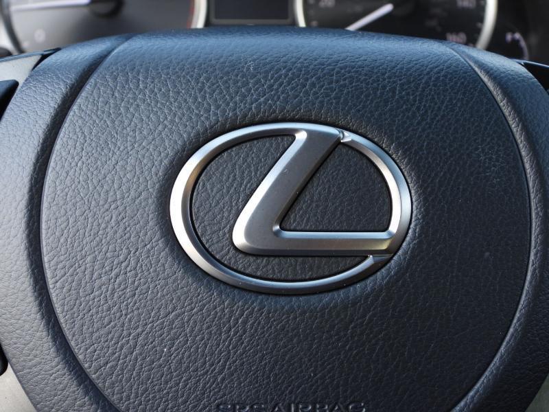 Lexus IS 300 RWD 2023