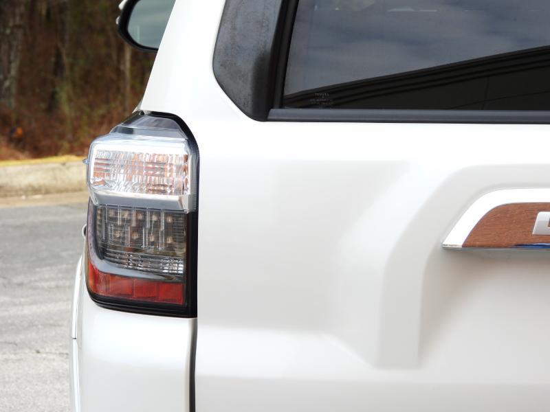 Toyota 4Runner Limited 2WD V6 2017