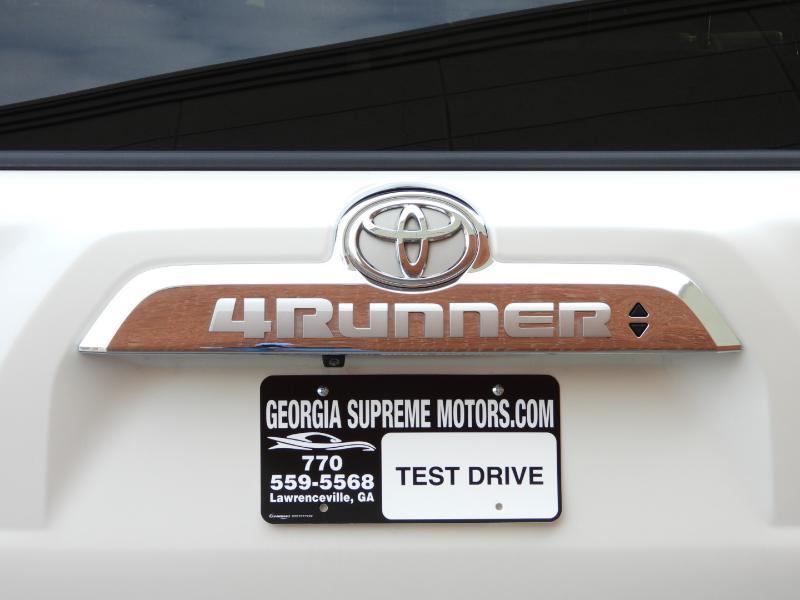 Toyota 4Runner Limited 2WD V6 2017