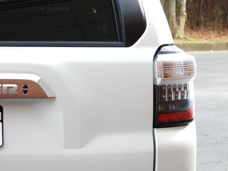 Toyota 4Runner Limited 2WD V6 2017