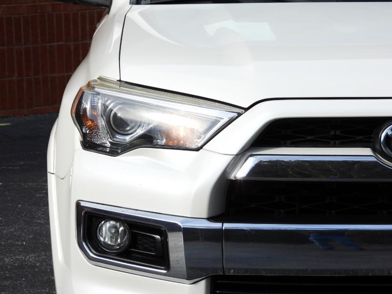 Toyota 4Runner Limited 2WD V6 2017