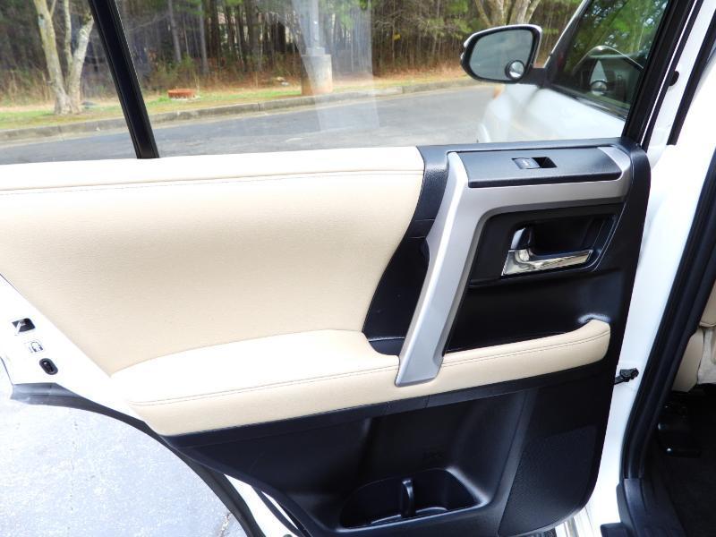 Toyota 4Runner Limited 2WD V6 2017