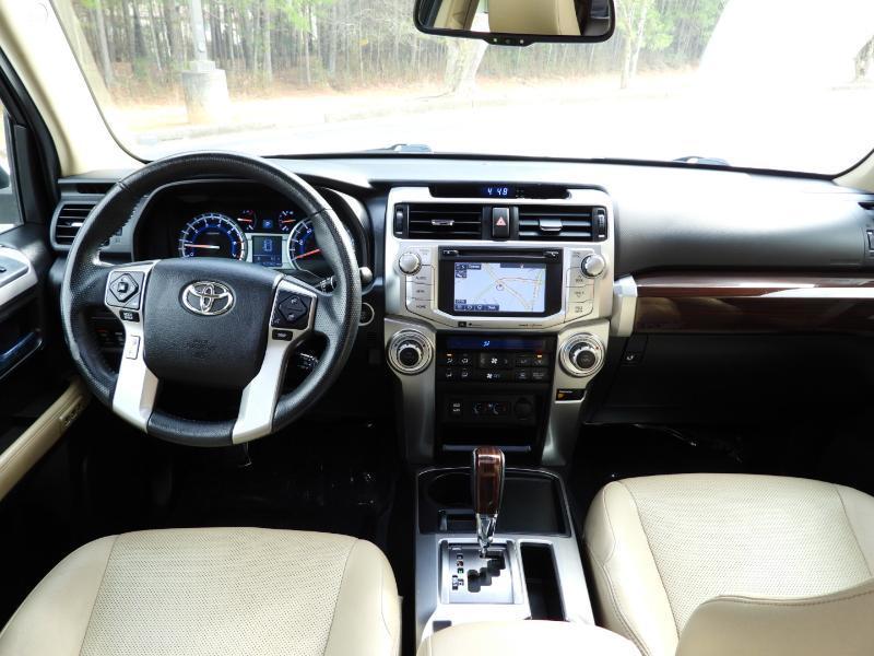 Toyota 4Runner Limited 2WD V6 2017