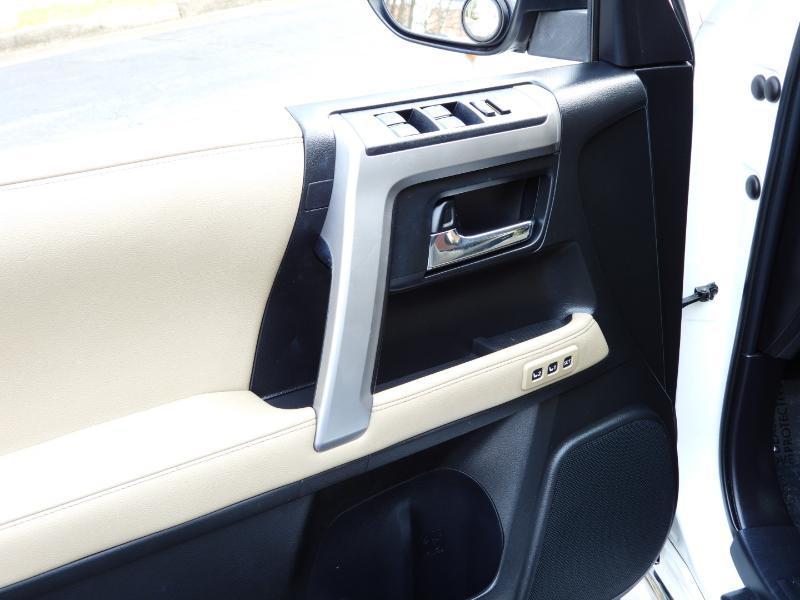 Toyota 4Runner Limited 2WD V6 2017