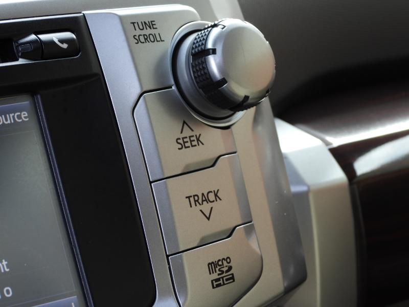 Toyota 4Runner Limited 2WD V6 2017