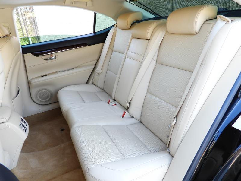 Lexus ES 350 Sedan 2013