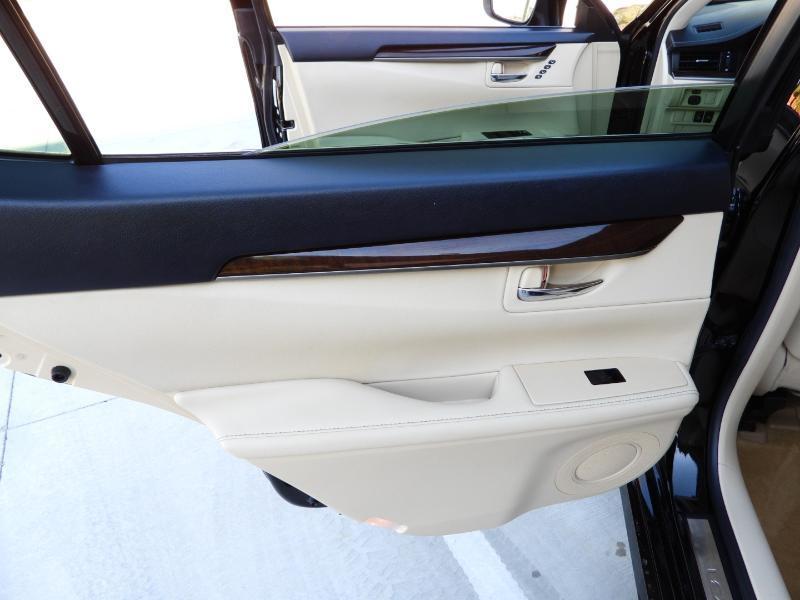 Lexus ES 350 Sedan 2013