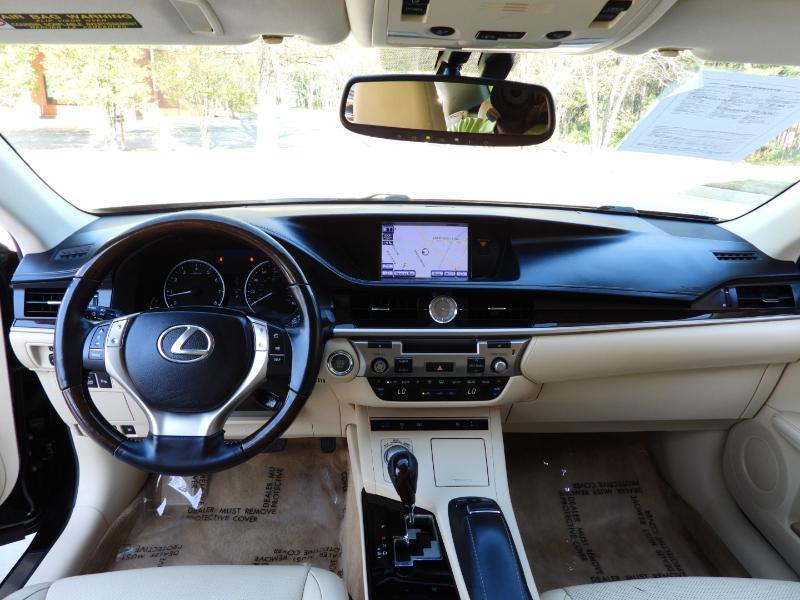 Lexus ES 350 Sedan 2013