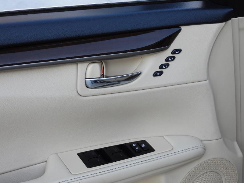 Lexus ES 350 Sedan 2013