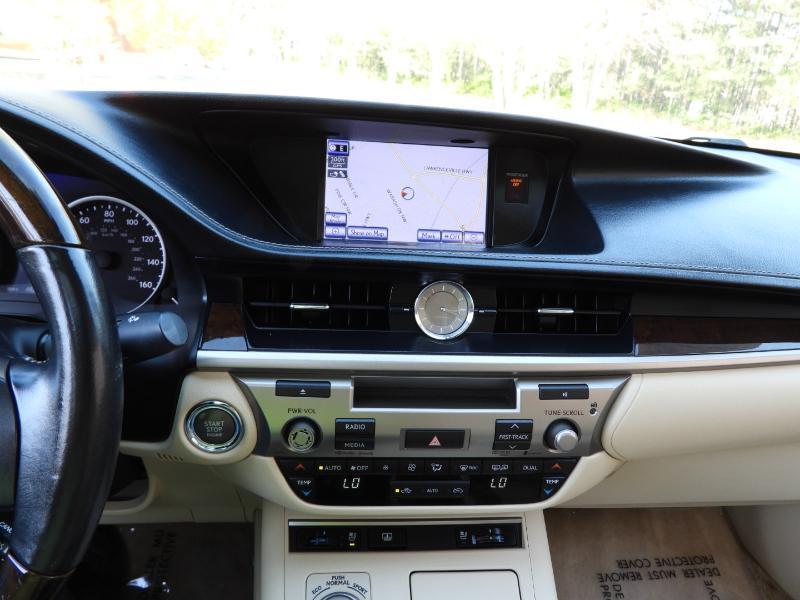 Lexus ES 350 Sedan 2013
