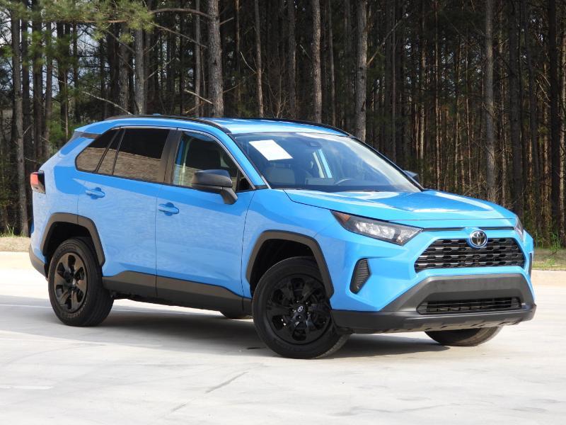 Toyota RAV4 LE 2021