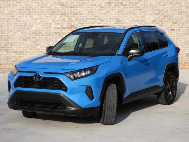Toyota RAV4 LE 2021