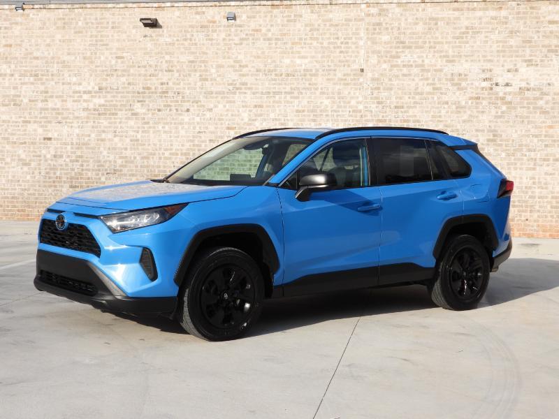 Toyota RAV4 LE 2021