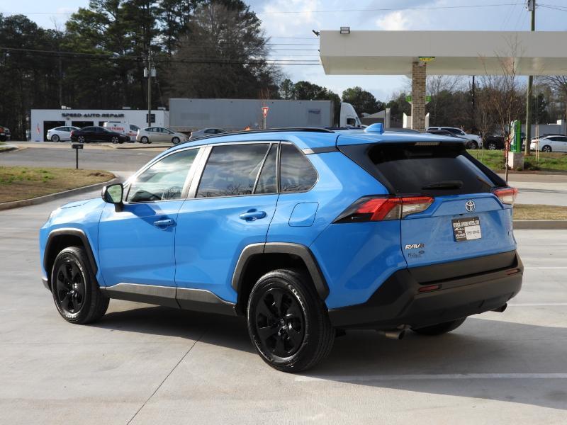 Toyota RAV4 LE 2021