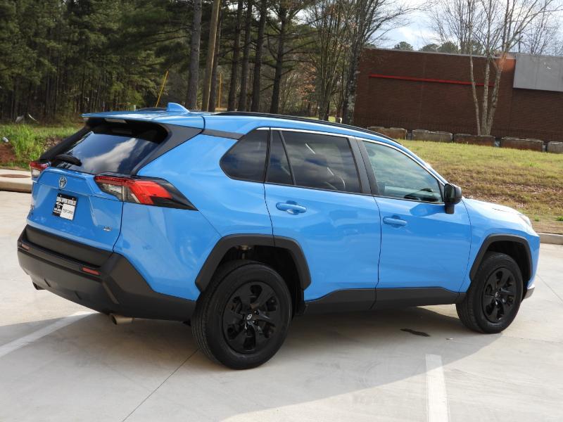 Toyota RAV4 LE 2021