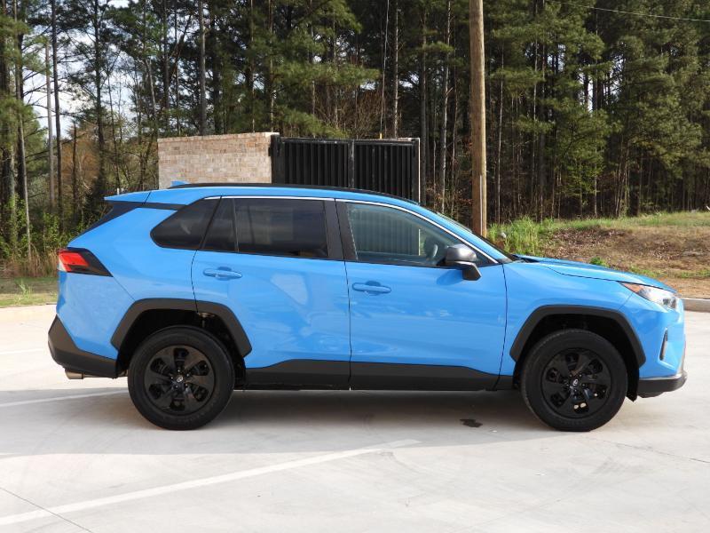 Toyota RAV4 LE 2021