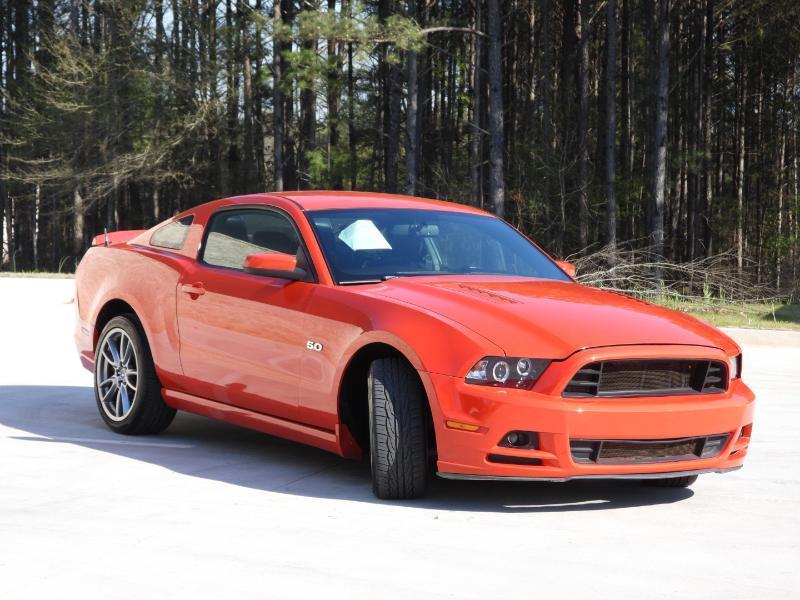 Ford Mustang GT Premium Coupe 2013