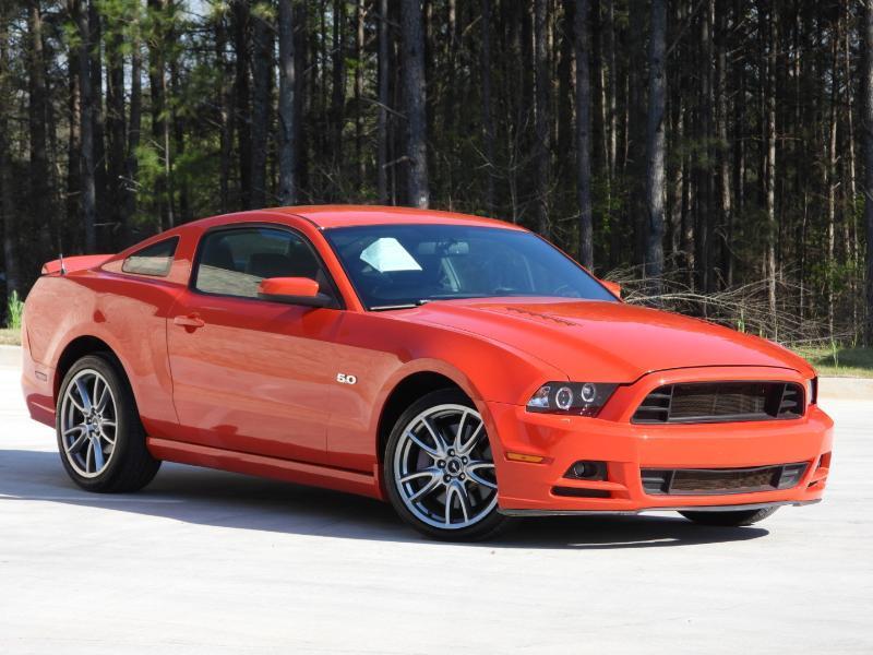 Ford Mustang GT Premium Coupe 2013