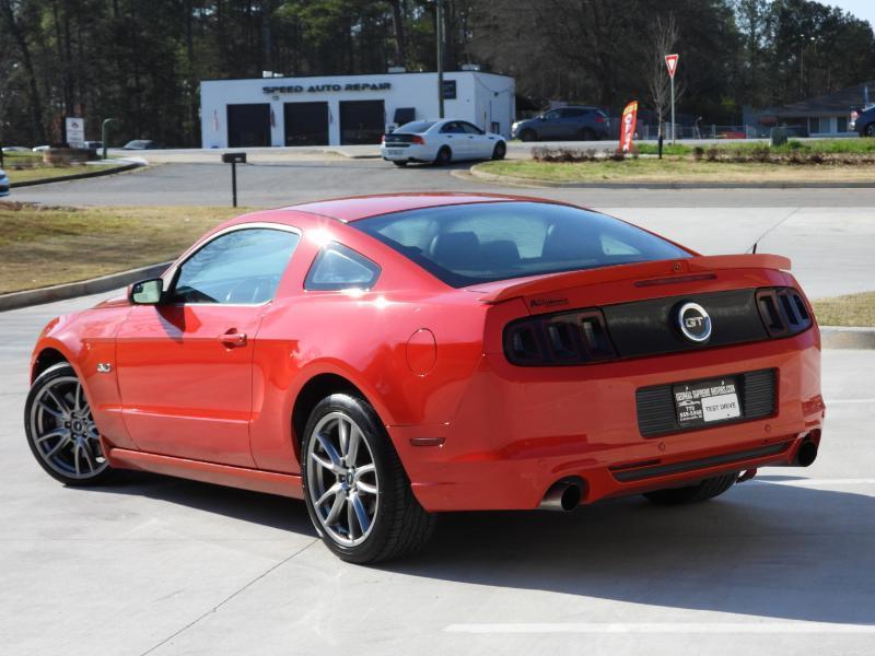 Ford Mustang GT Premium Coupe 2013