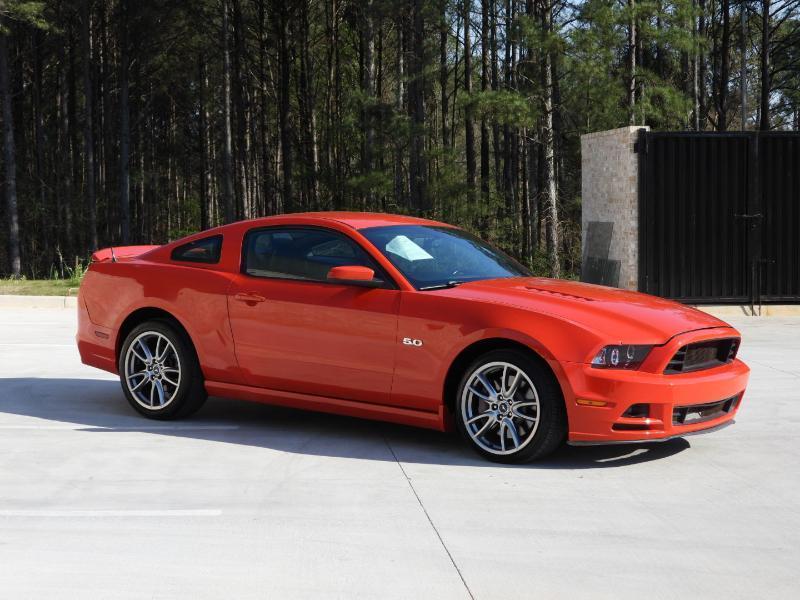 Ford Mustang GT Premium Coupe 2013