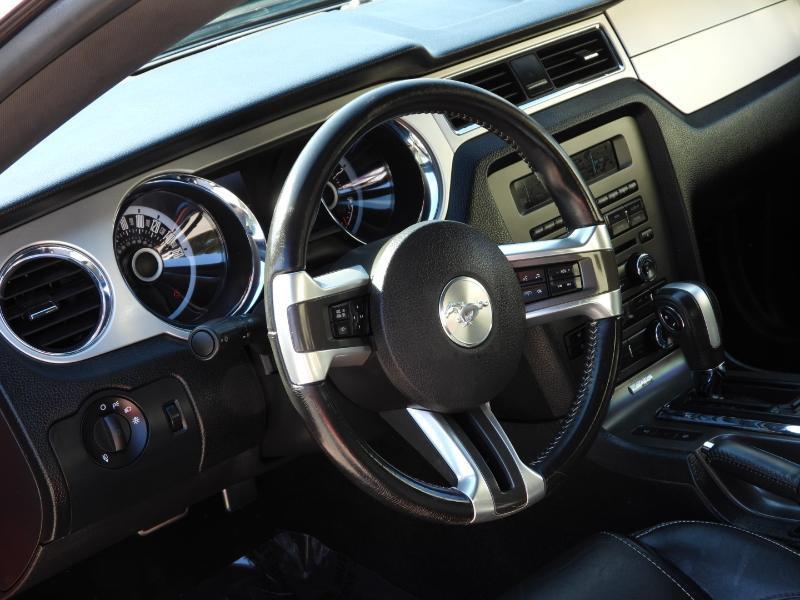 Ford Mustang GT Premium Coupe 2013