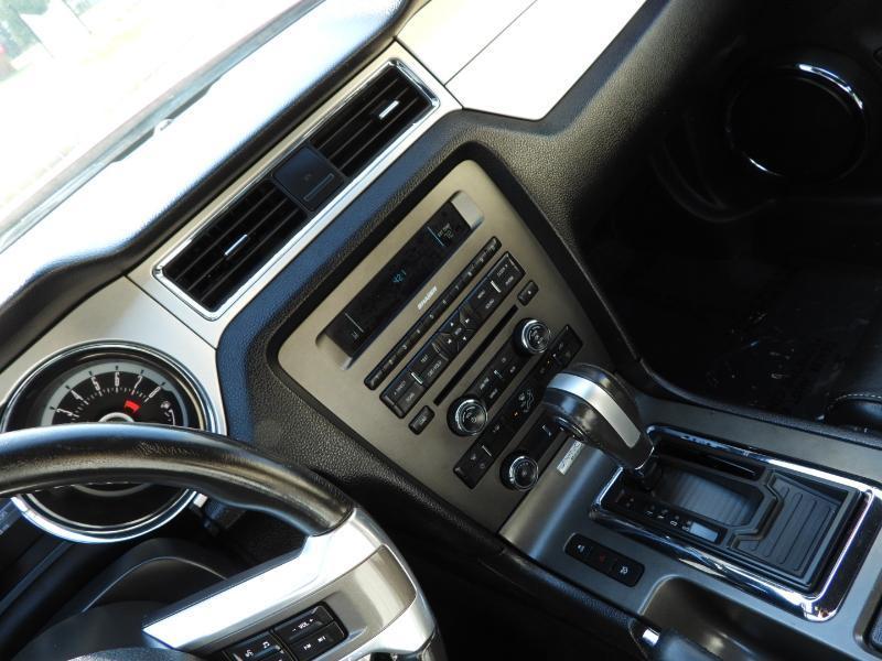 Ford Mustang GT Premium Coupe 2013