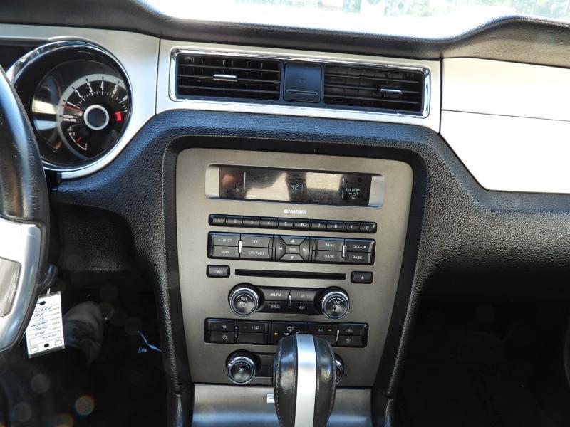 Ford Mustang GT Premium Coupe 2013