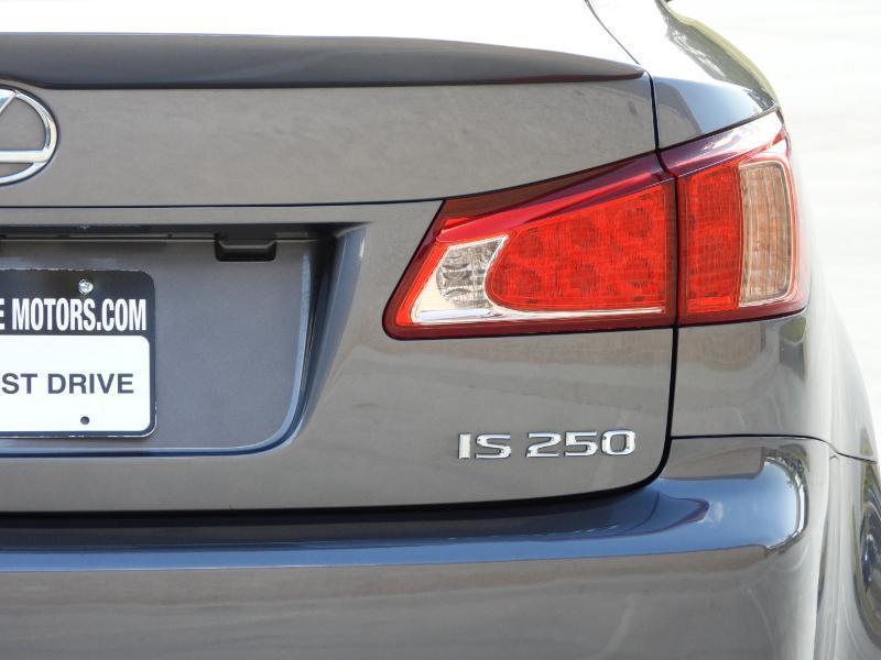 Lexus IS 250 RWD 2012