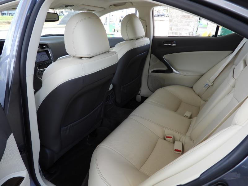 Lexus IS 250 RWD 2012