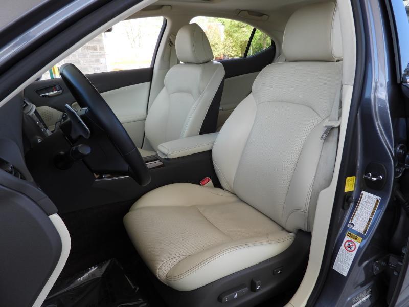 Lexus IS 250 RWD 2012