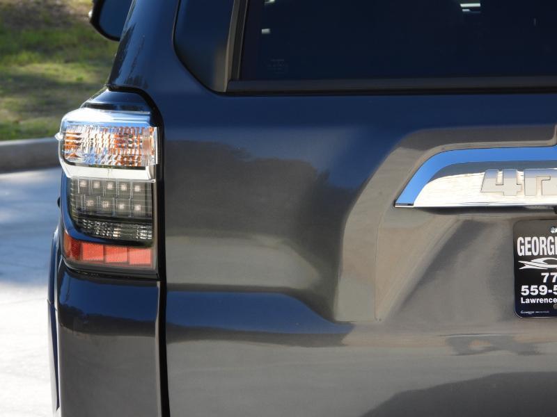 Toyota 4Runner Limited V6 2WD 2016