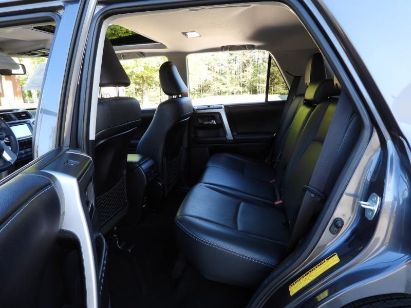 Toyota 4Runner Limited V6 2WD 2016