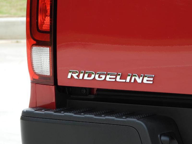 Honda Ridgeline RTL w/ Moonroof & Navigation 2023