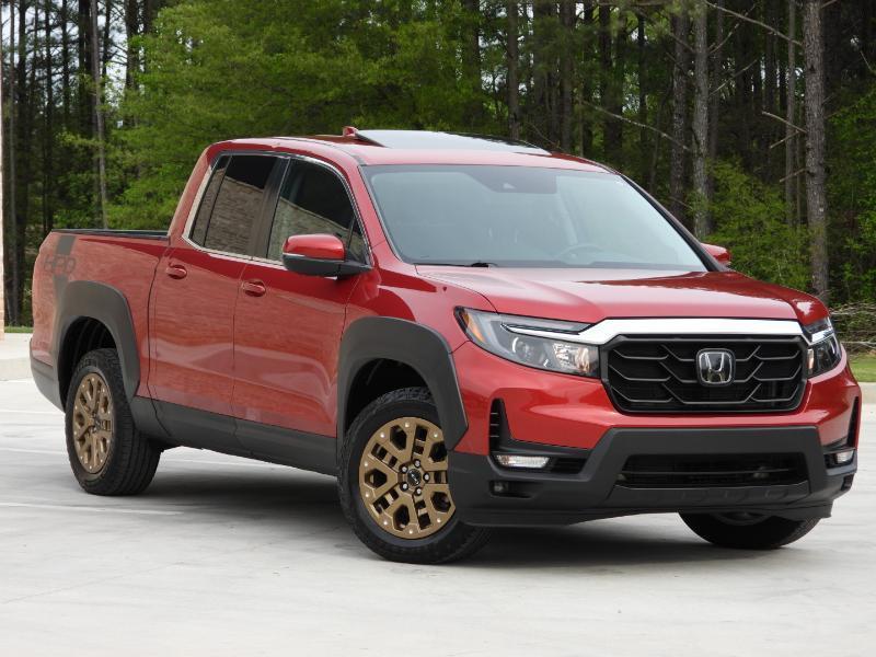 Honda Ridgeline RTL w/ Moonroof & Navigation 2023