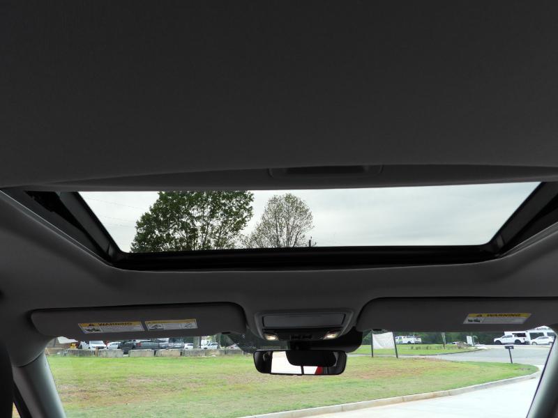 Honda Ridgeline RTL w/ Moonroof & Navigation 2023