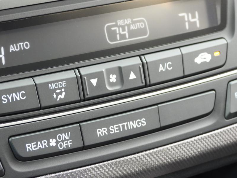 Honda Ridgeline RTL w/ Moonroof & Navigation 2023