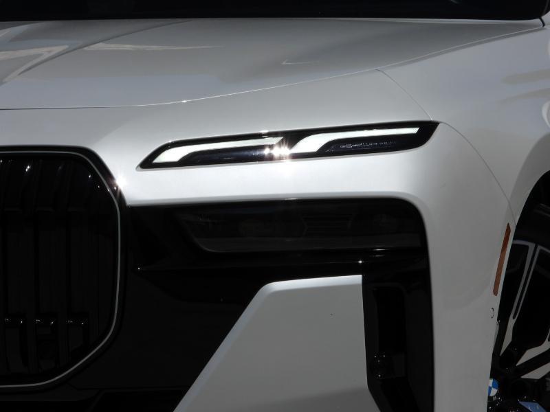 BMW 7-Series 740i 2024