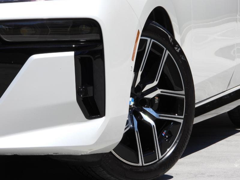 BMW 7-Series 740i 2024