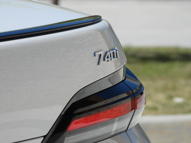 BMW 7-Series 740i 2024