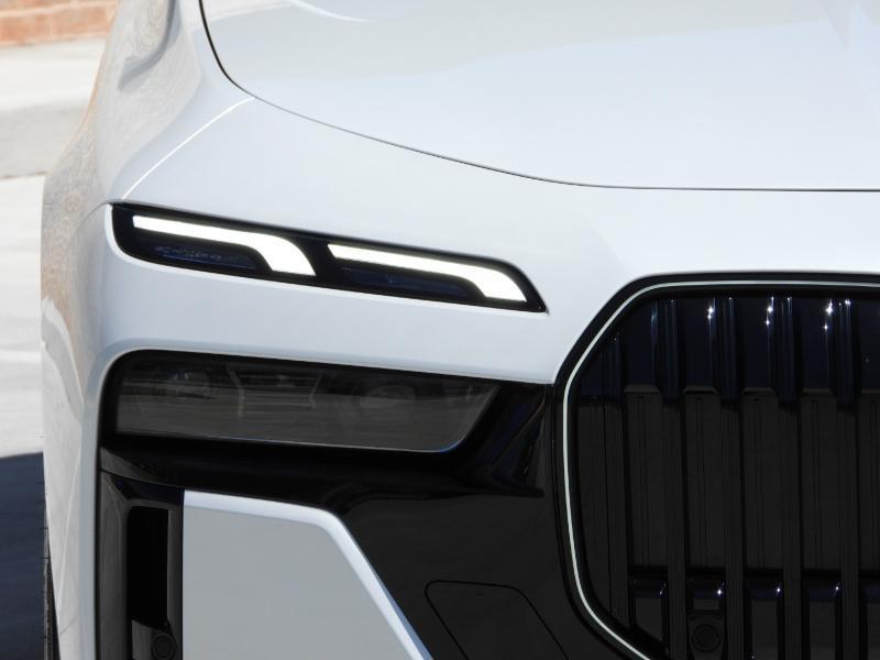 BMW 7-Series 740i 2024