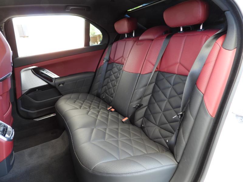 BMW 7-Series 740i 2024